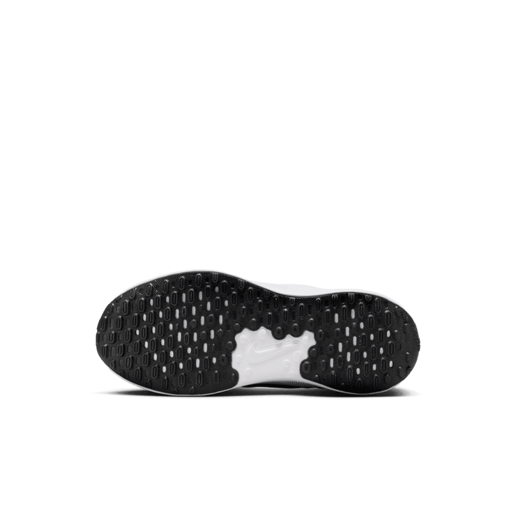 Nike Revolution 7 PS 'Black White' Angle 0