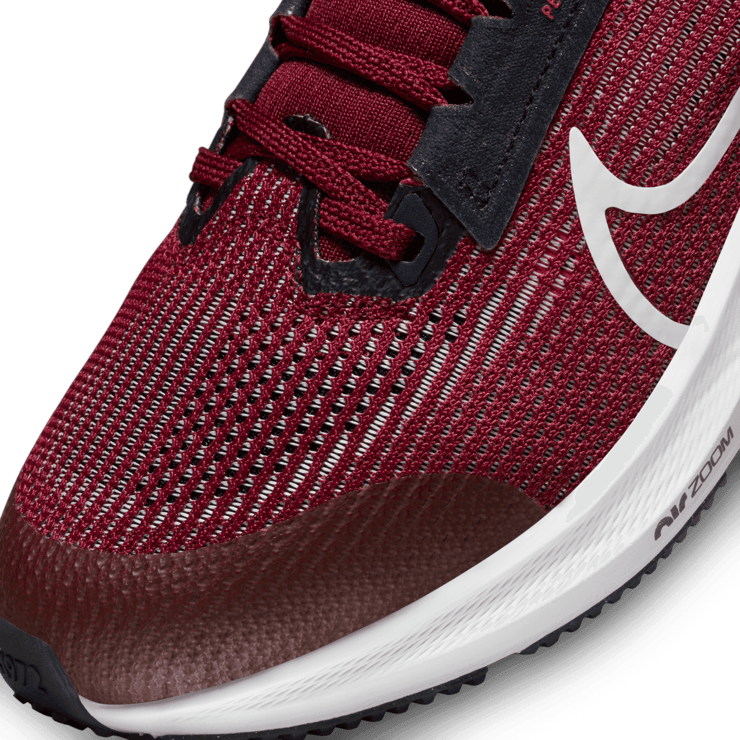 Nike Air Zoom Pegasus 40 GS 'Crimson Obsidian' Angle 4