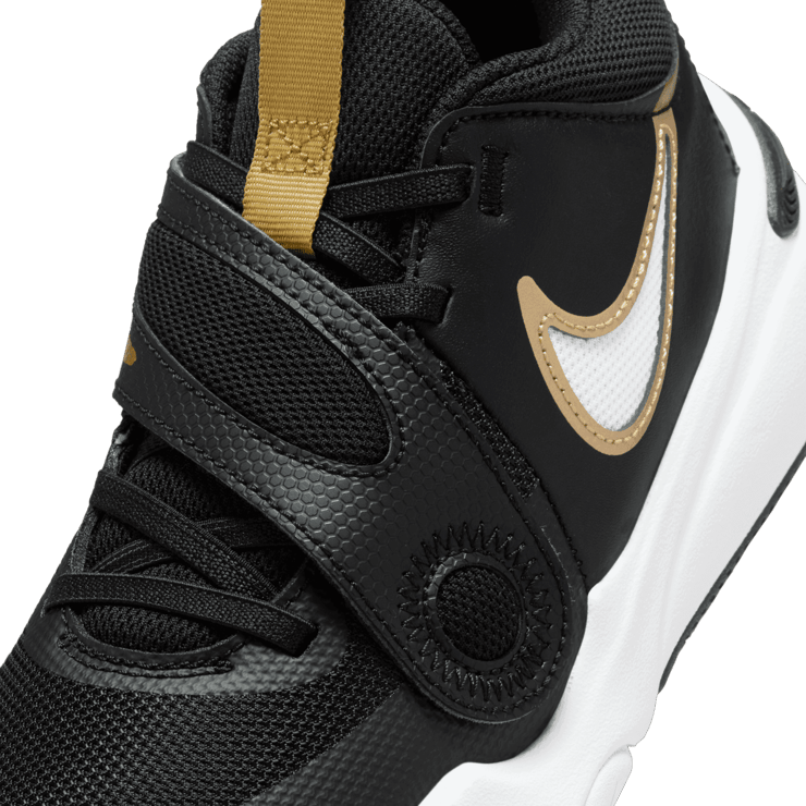 Nike Team Hustle D11 GS 'Black Metallic Gold' Angle 2