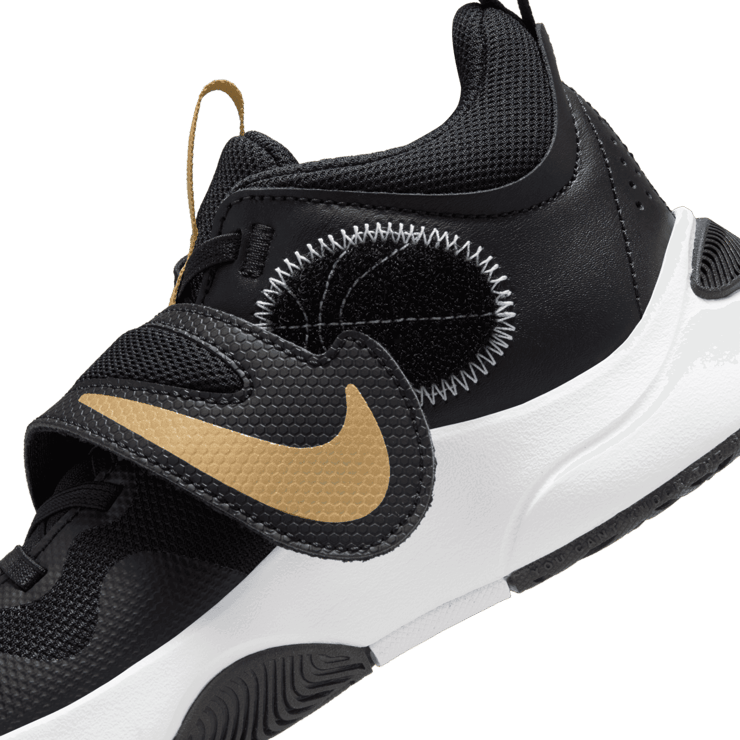 Nike Team Hustle D11 GS 'Black Metallic Gold' Angle 4