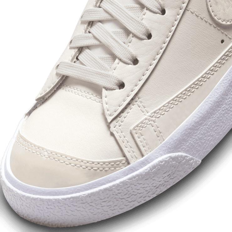 Nike Blazer Mid '77 GS 'Phantom Pale Ivory' Angle 4