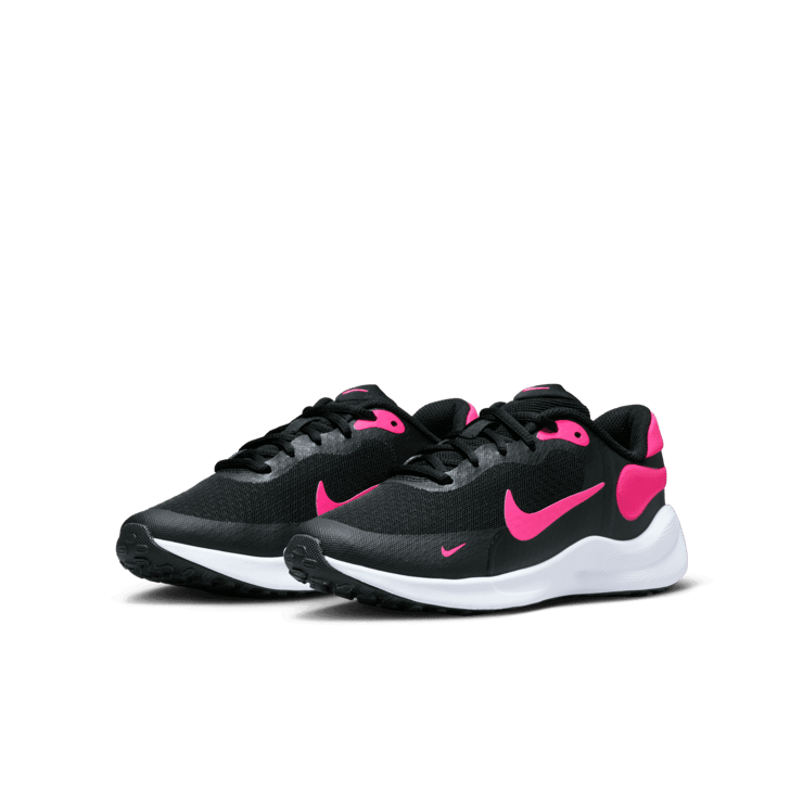 Nike Revolution 7 GS 'Black Hyper Pink' Angle 2