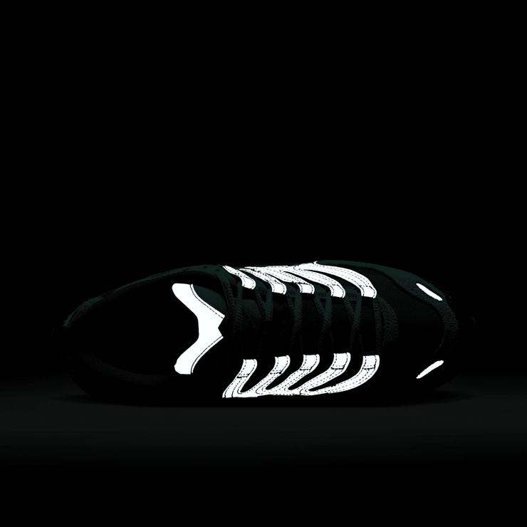 Nike Air Terra Humara Undefeated Light Menta Angle 6