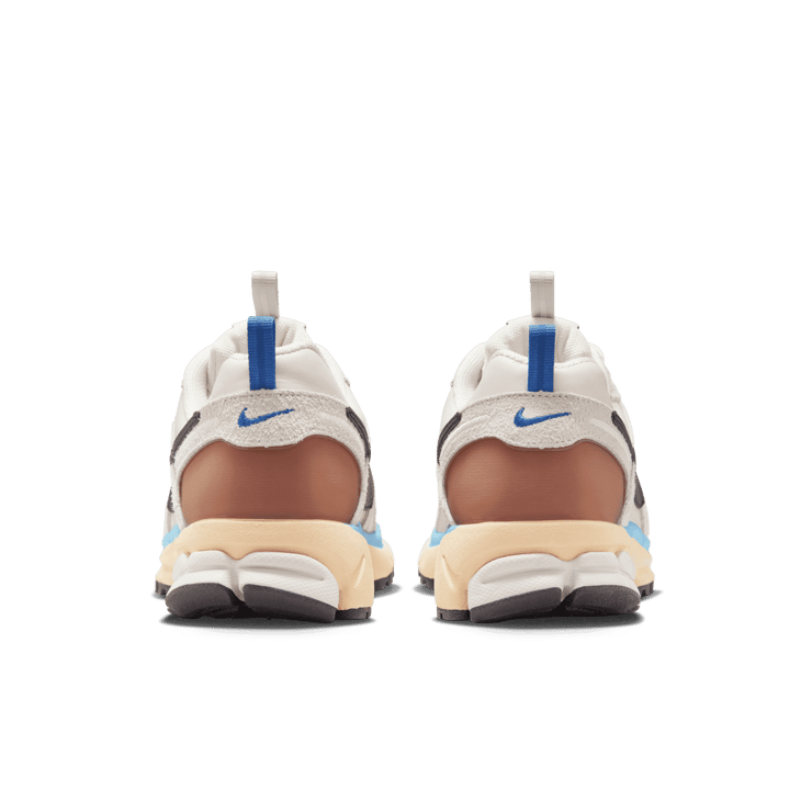 Nike Zoom Vomero 5 Premium Designed by Japan (W) Angle 3