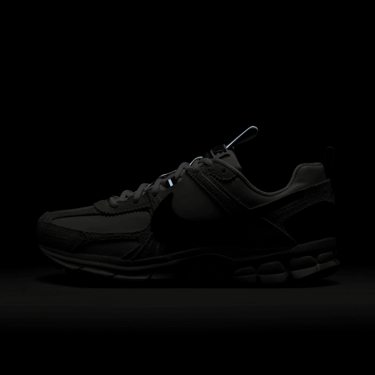 Nike Zoom Vomero 5 Premium Designed by Japan (W) Angle 8