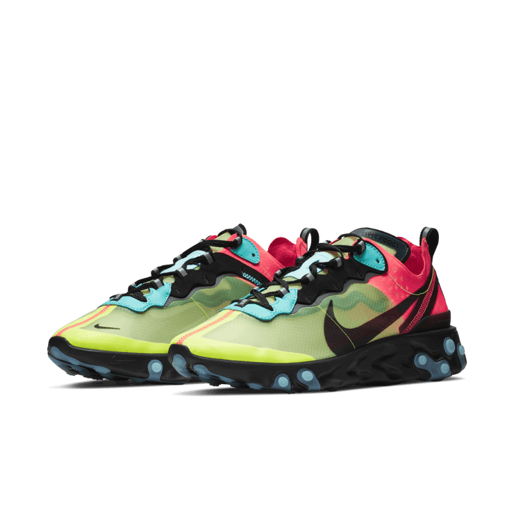 Nike React Element 87 Volt Racer Pink Angle 2