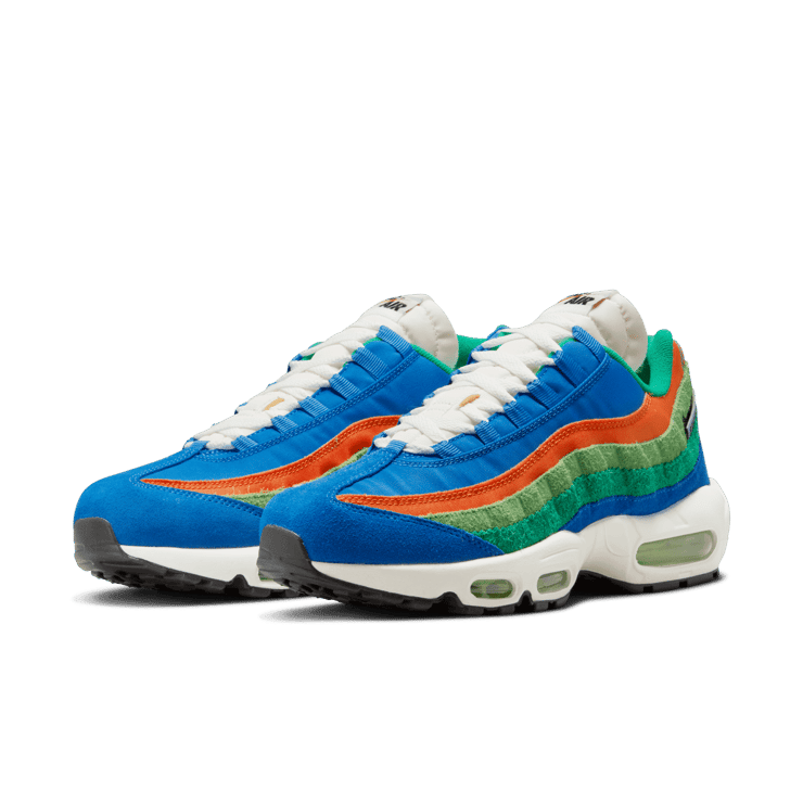 Nike Air Max 95 SE 'Running Club - Light Photo Blue' Angle 2