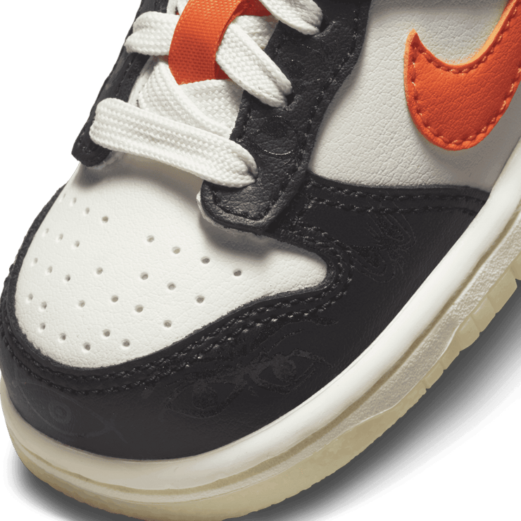 Nike Dunk Low Premium 'Halloween' 2021 (TD) Angle 2
