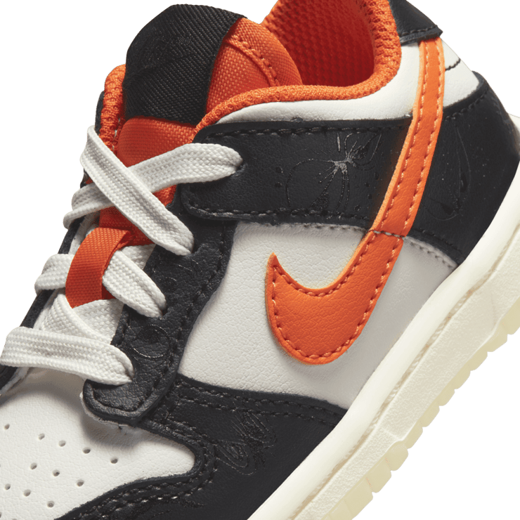 Nike Dunk Low Premium 'Halloween' 2021 (TD) Angle 3