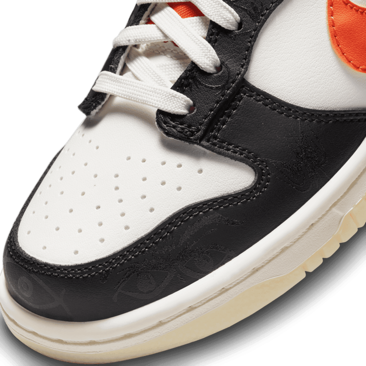 Nike Dunk Low Premium 'Halloween' 2021 (GS) Angle 2