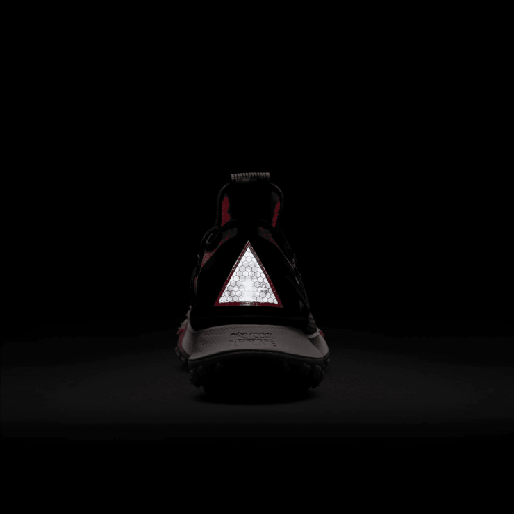 Nike ACG Mountain Fly Low 'Flash Crimson' Angle 5