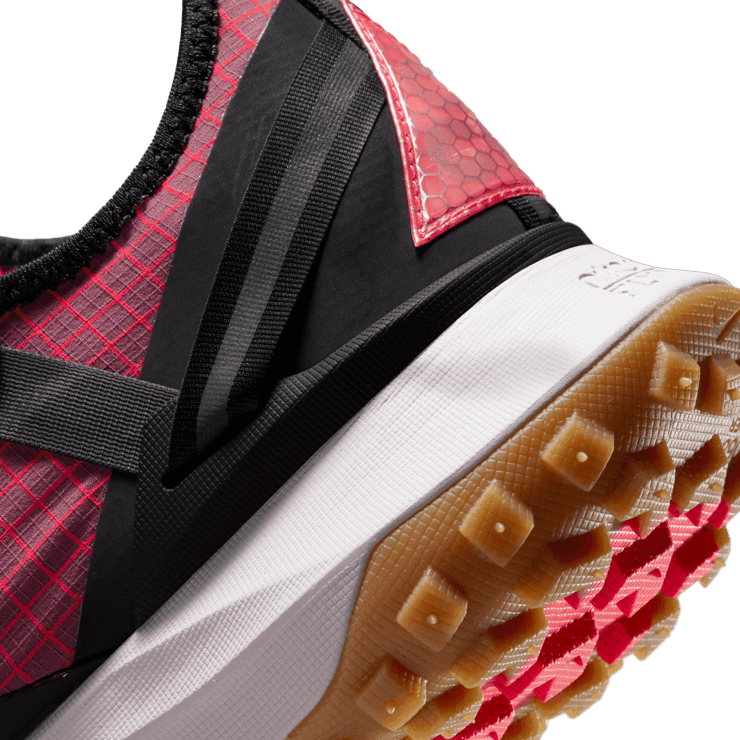 Nike ACG Mountain Fly Low 'Flash Crimson' Angle 4