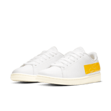 Air Jordan 1 Centre Court 'University Gold' Angle 1