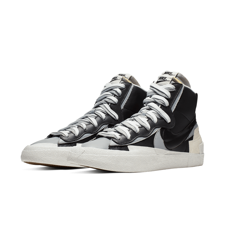 Nike sacai x Blazer Mid 'Black Grey' Angle 2