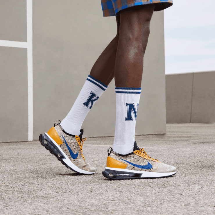 Nike Air Max Flyknit Racer Elemental Gold Angle 0