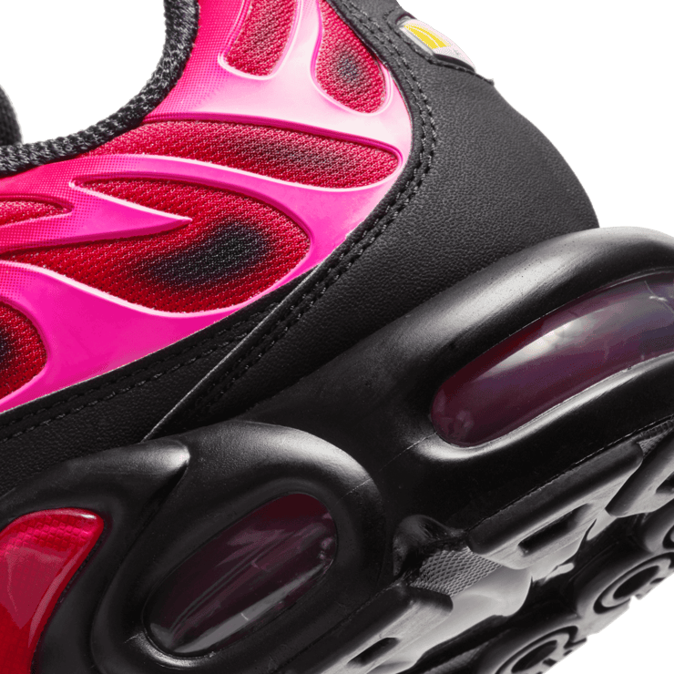 Nike Supreme x Air Max Plus TN 'University Red' Angle 5