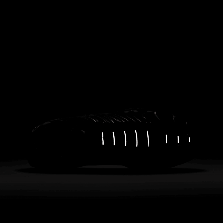 Nike Supreme x Air Max Plus TN 'University Red' Angle 6