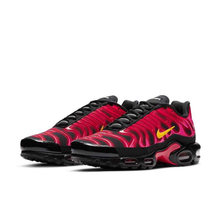 Nike Supreme x Air Max Plus TN 'University Red' Angle 2