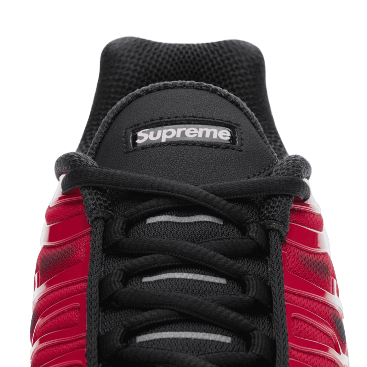 Nike Supreme x Air Max Plus TN 'University Red' Angle 7
