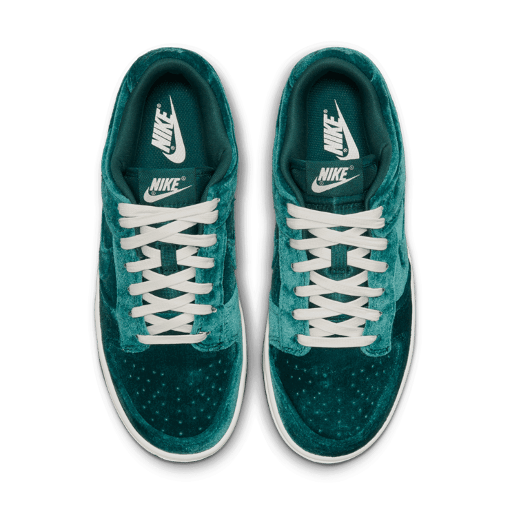 Nike Dunk Low Green Velvet (W) Angle 1