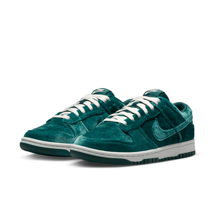 Nike Dunk Low Green Velvet (W) Angle 2