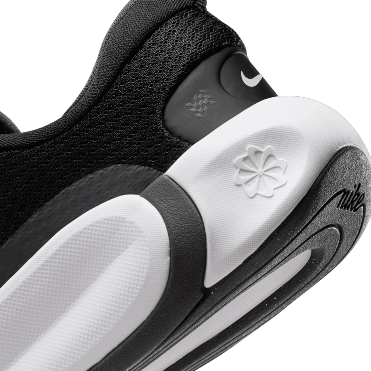 Nike Infinity Flow 'Black White' (GS) Angle 5