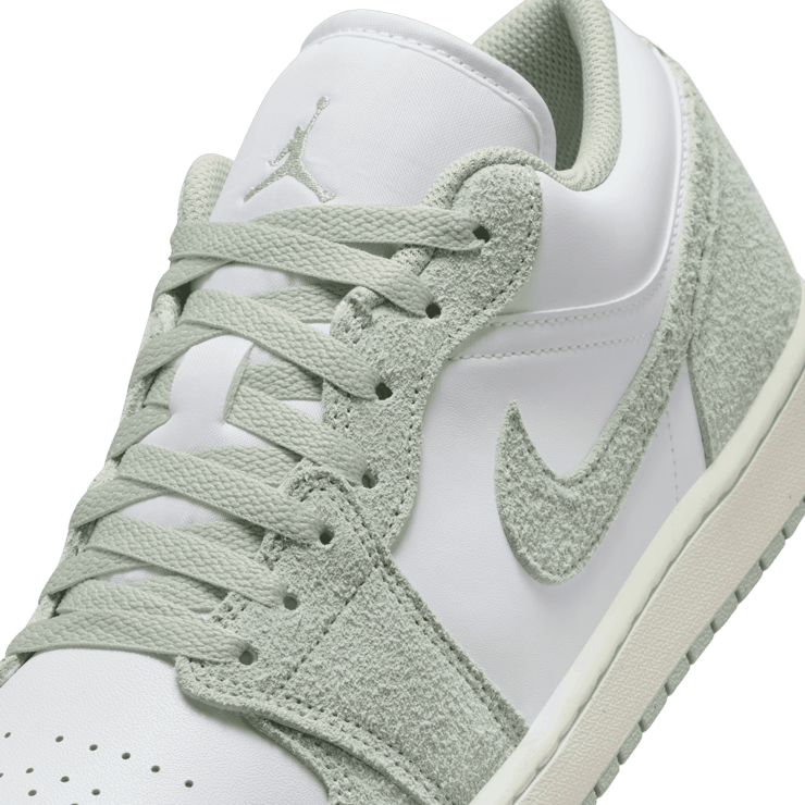 Air Jordan 1 Low SE Seafoam Angle 4