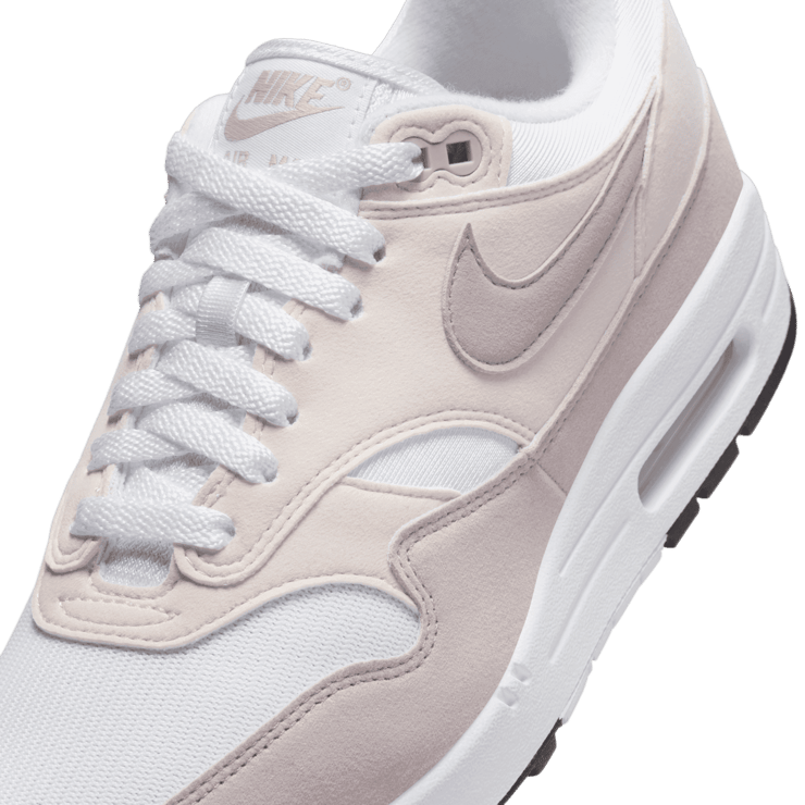Nike Air Max 1 Phantom Platinum Violet (W) Angle 4
