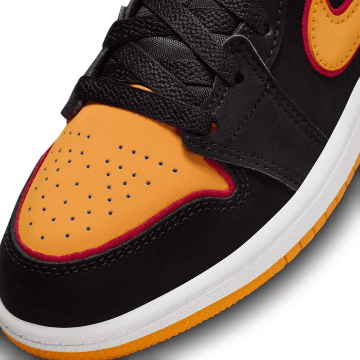 Air Jordan 1 Mid SE 'Vivid Orange' (PS) Angle 5