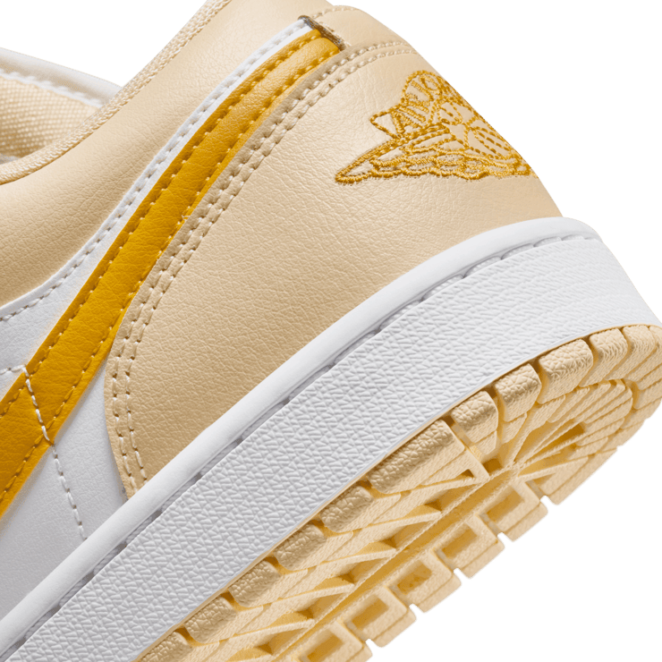 Air Jordan 1 Low 'Team Gold' (W) Angle 5