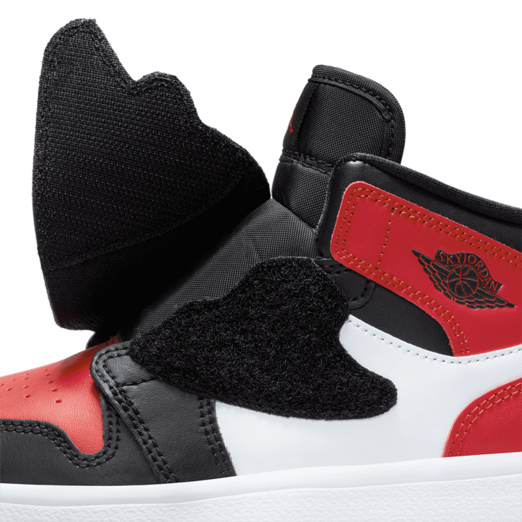 Sky Jordan 1 'Bred Toe' (PS) Angle 6