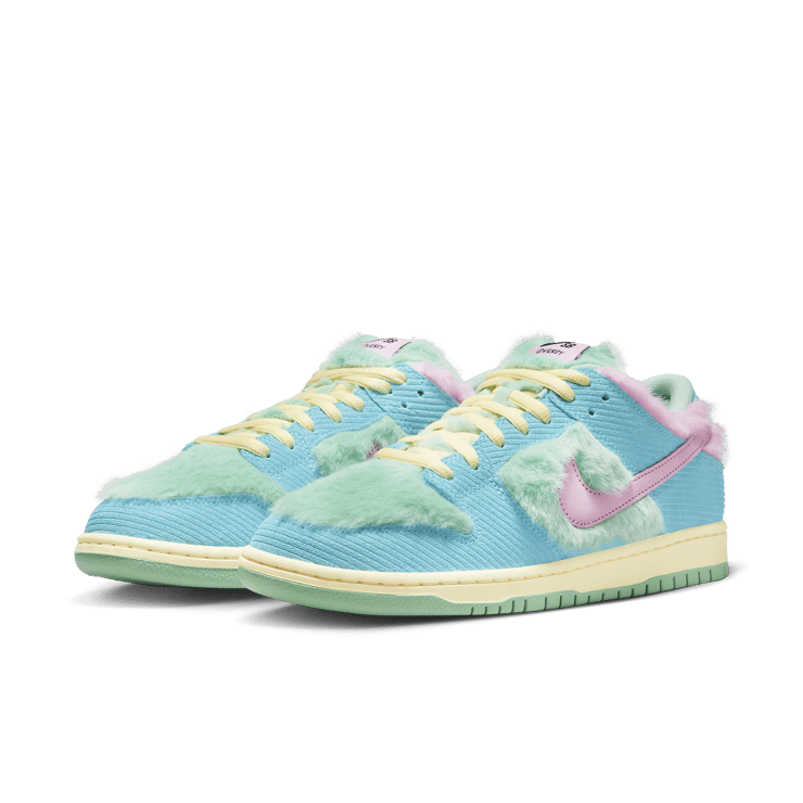 Nike SB Dunk Low Verdy Visty Angle 2