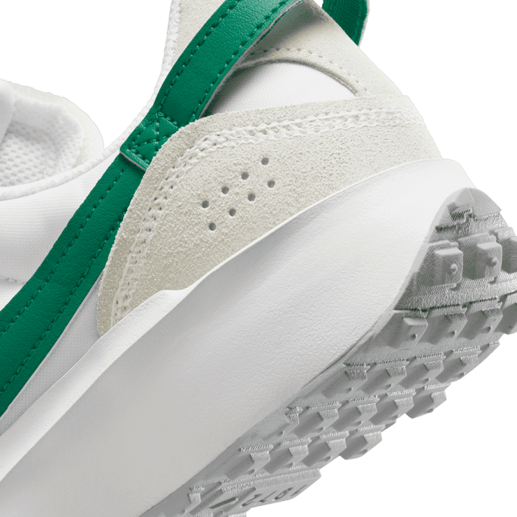 Nike Waffle Debut Angle 6