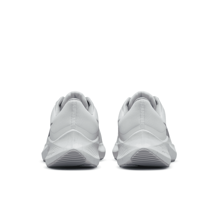 Nike Winflo 8 Premium Road Angle 4
