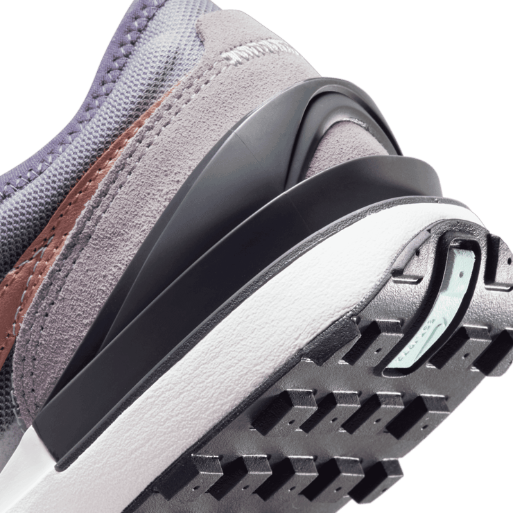 Nike Waffle One (GS) Angle 5