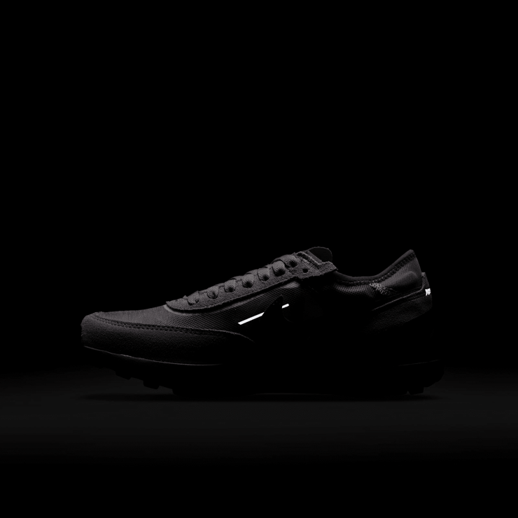 Nike Waffle One (GS) Angle 7