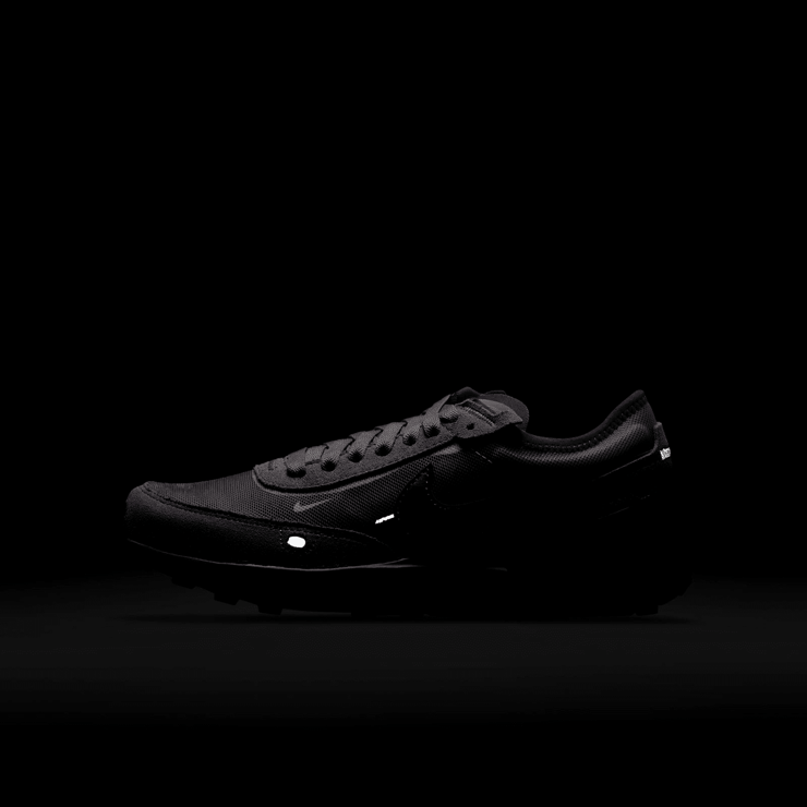 Nike Waffle One (GS) Angle 6