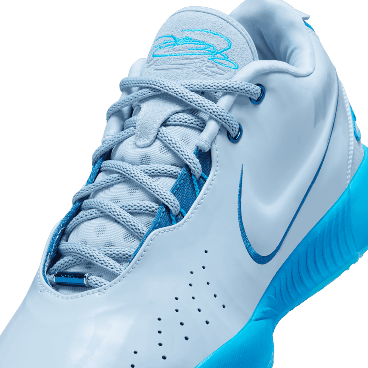 Nike LeBron 21 Diver Angle 4