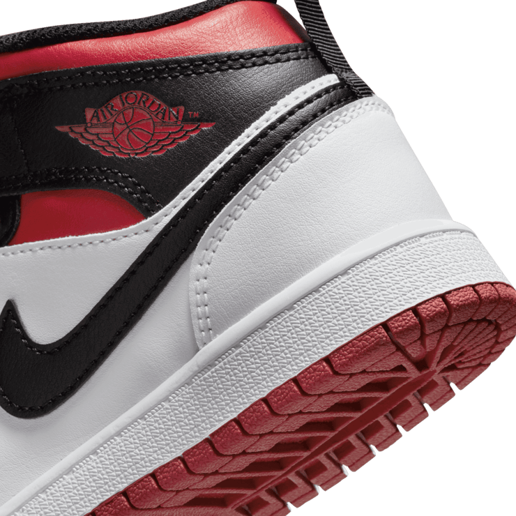 Air Jordan 1 Mid 'Gym Red Black Toe' (PS) Angle 5