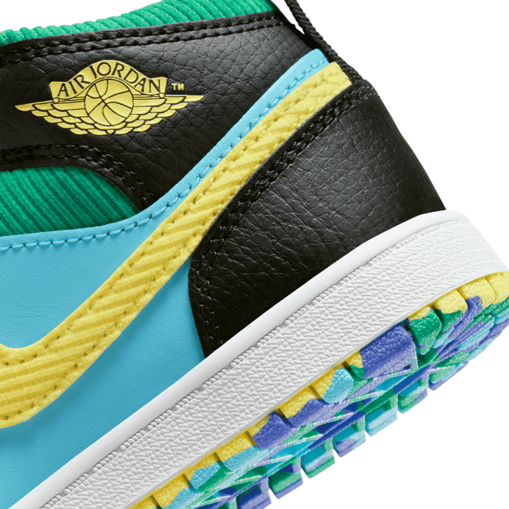 Air Jordan 1 Mid SS 'Championships' (PS) Angle 6