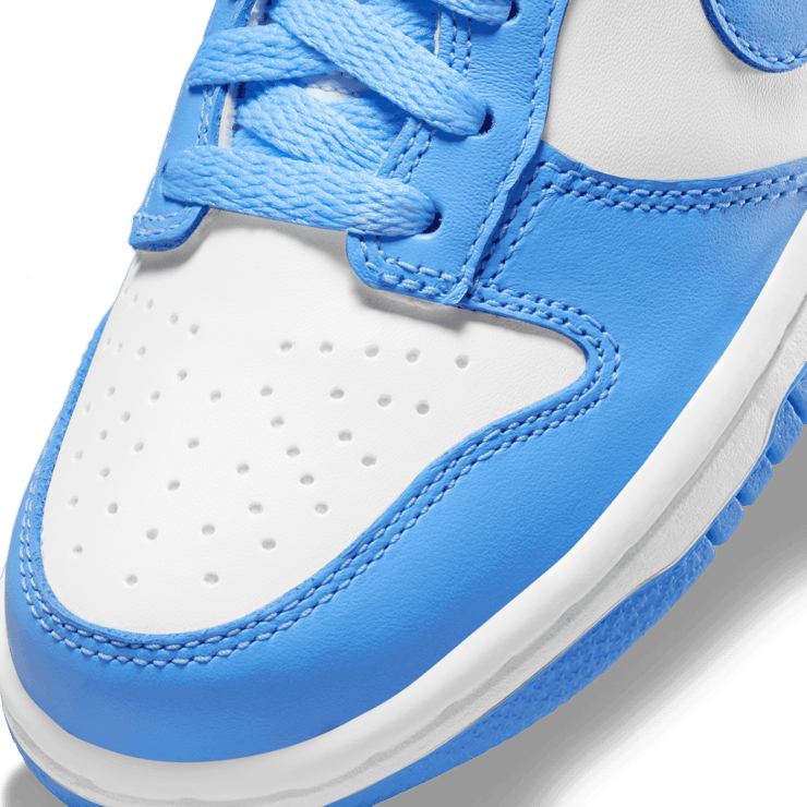 Nike Dunk Low UNC (GS) Angle 4