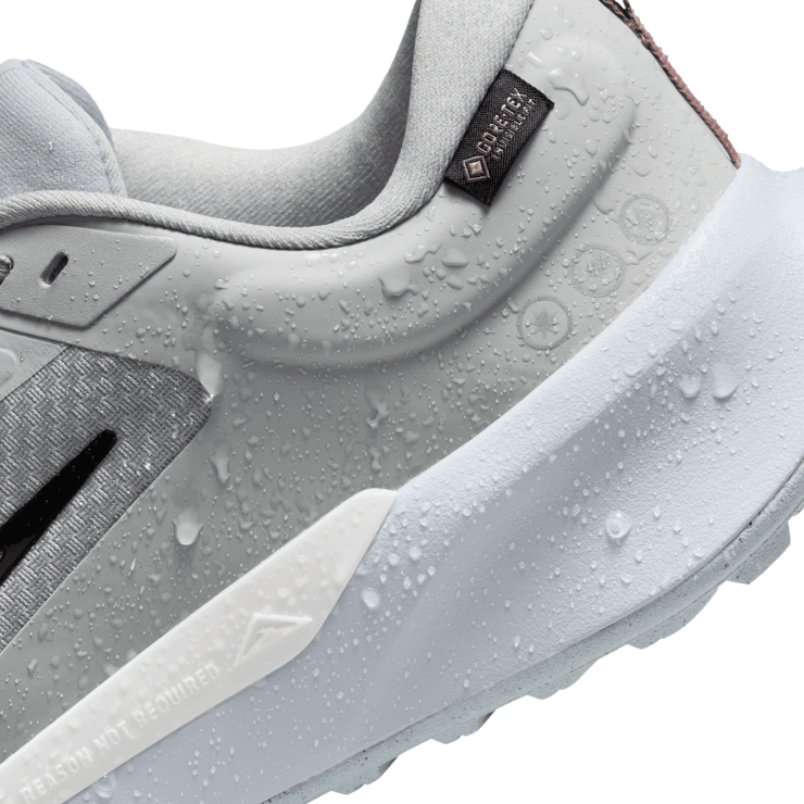 Nike Juniper Trail 2 GORE-TEX 'Light Smoke Grey' (W) Angle 8