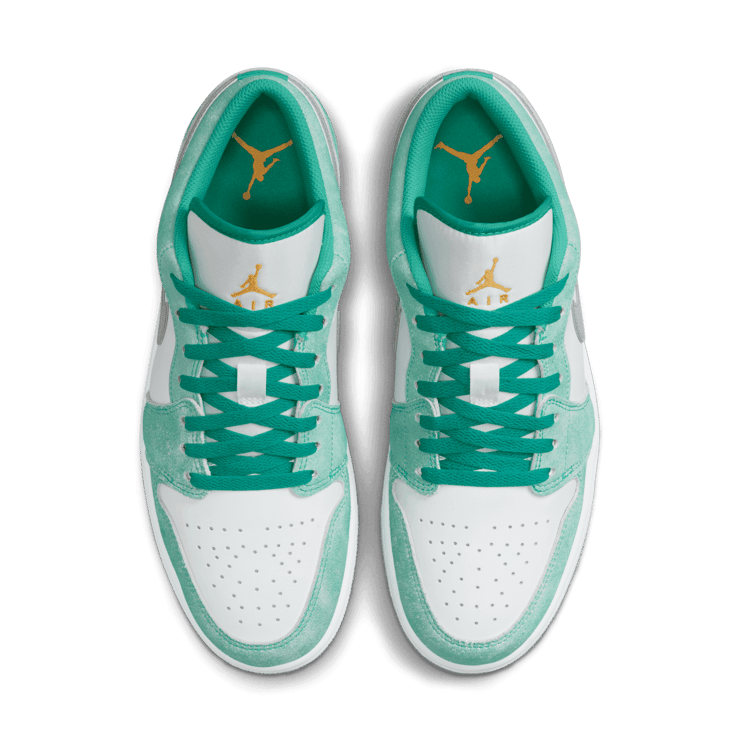 Jordan 1 Low SE New Emerald Angle 1