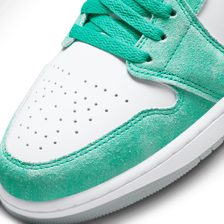 Jordan 1 Low SE New Emerald Angle 4