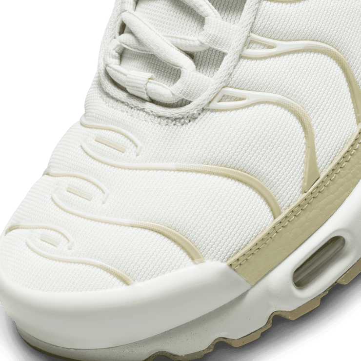 Nike Air Max Plus Honeydew Alligator (W) Angle 4