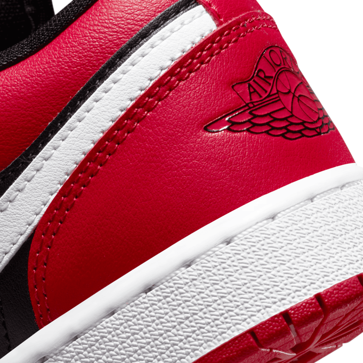 Air Jordan 1 Low 'Black Very Berry' (GS) Angle 6