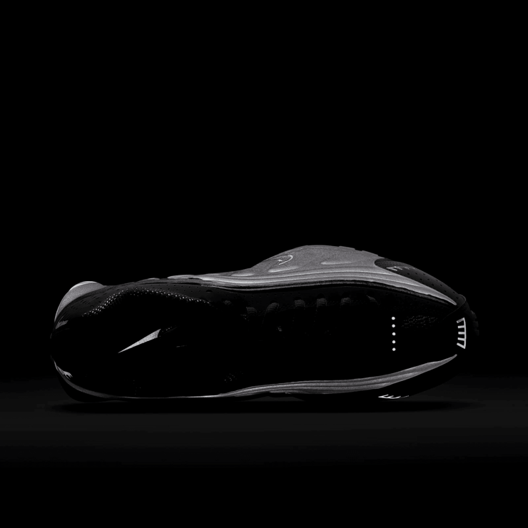 Nike Shox R4 White Metallic (W) Angle 4