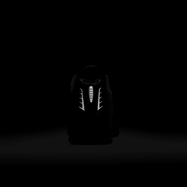 Nike Shox R4 Black (W) Angle 5