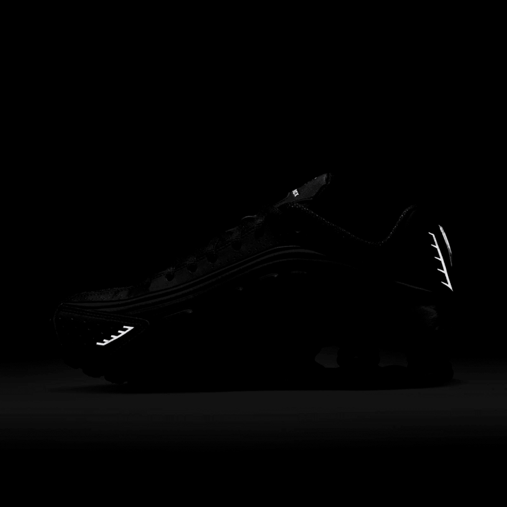 Nike Shox R4 Black (W) Angle 6