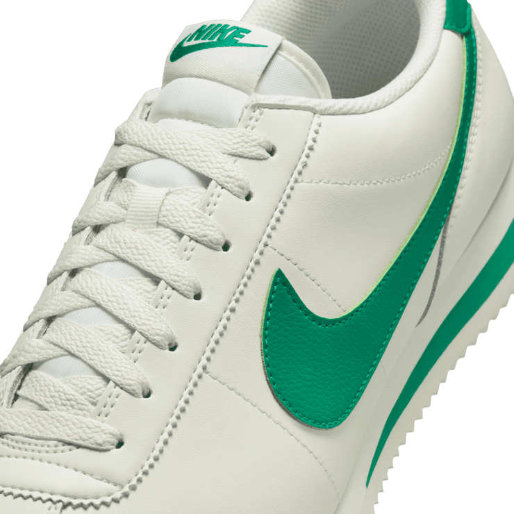 Nike Cortez White Green Angle 5